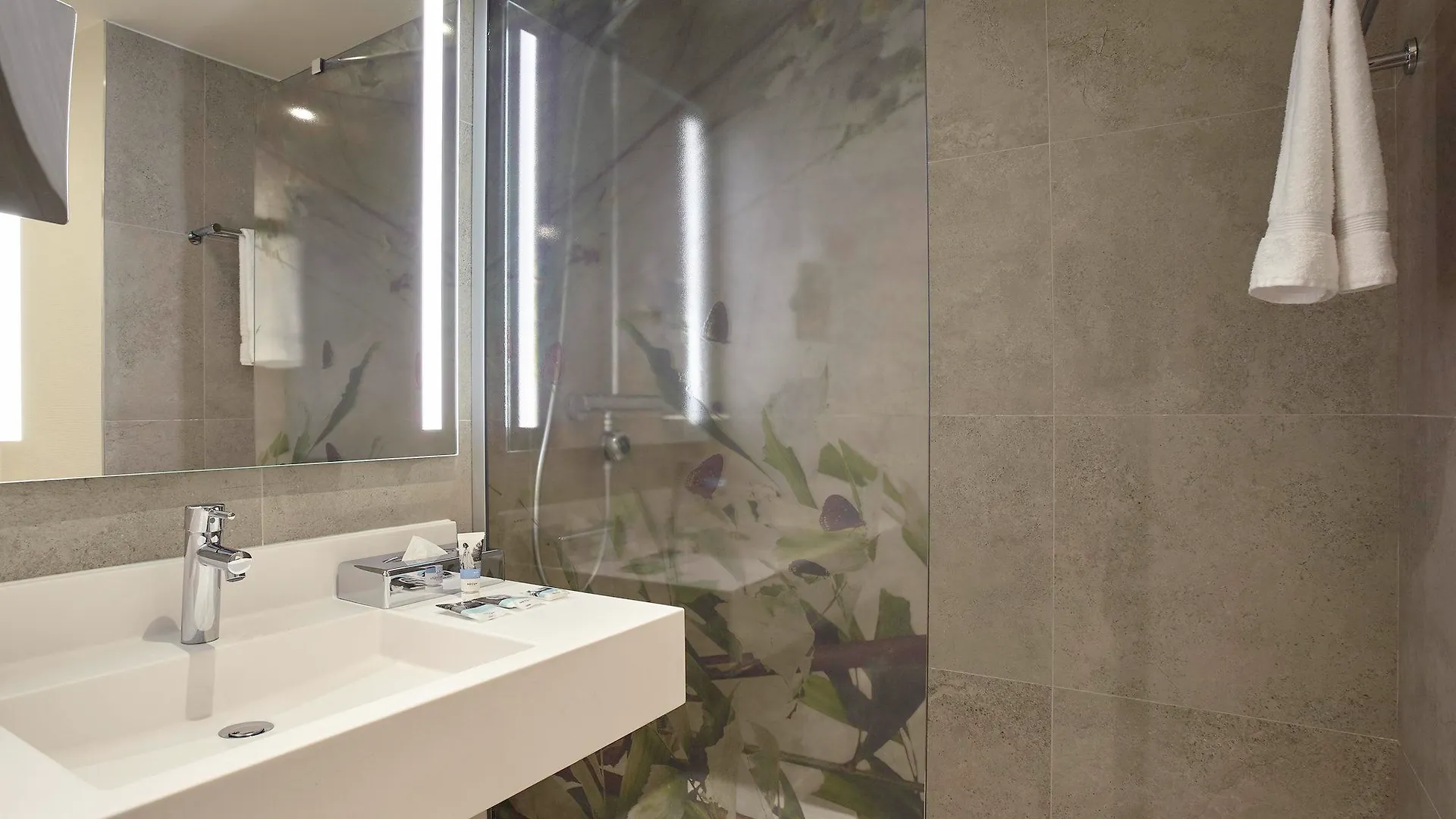 **** Hotel Mercure Paris La Defense Grande Arche Nanterre Frankrijk