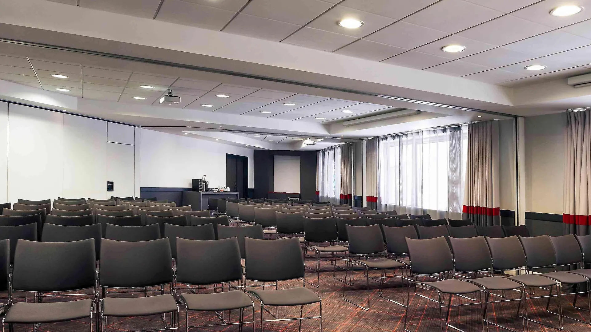 **** Hotel Mercure Paris La Defense Grande Arche Nanterre France
