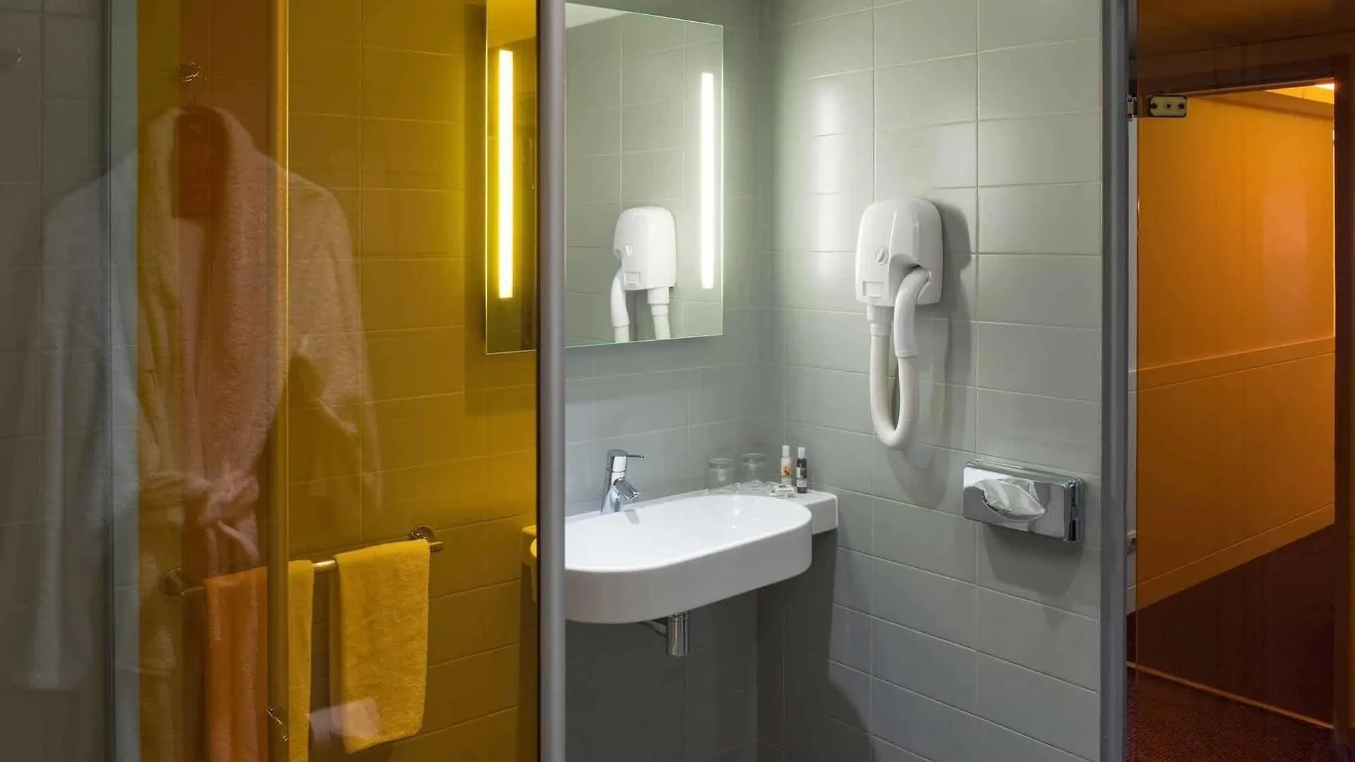 Mercure Paris La Defense Grande Arche Nanterre Otel
